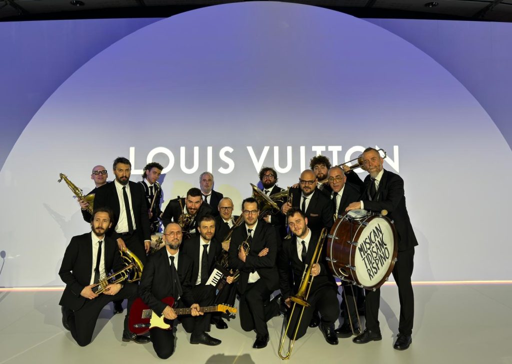 Consulenza Artistica e intrattenimento, musicisti per Eventi Aziendali. Creadiva Huma Attitude Lab. I Musicanti di San Crispino per Luis Vuitton