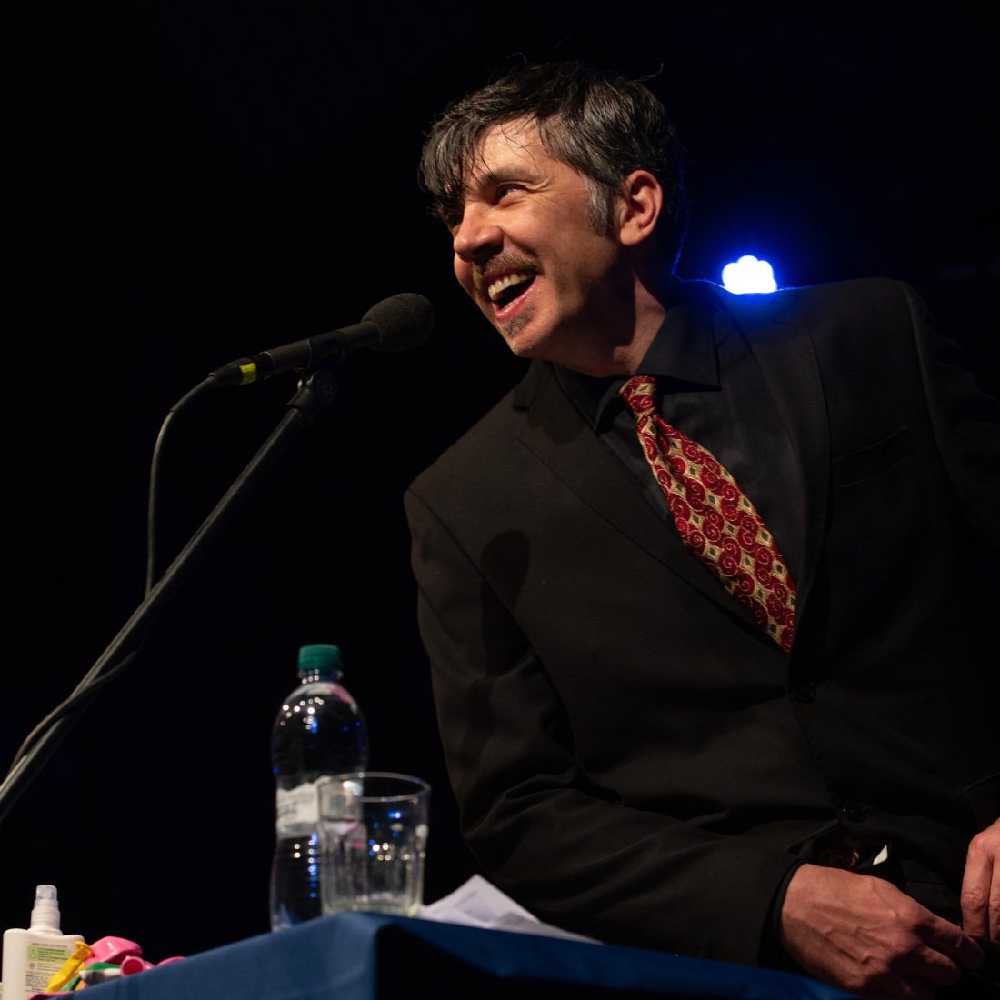 Alessandro Bianchi The Speech è uno spettacolo comico distribuito da Creadiva